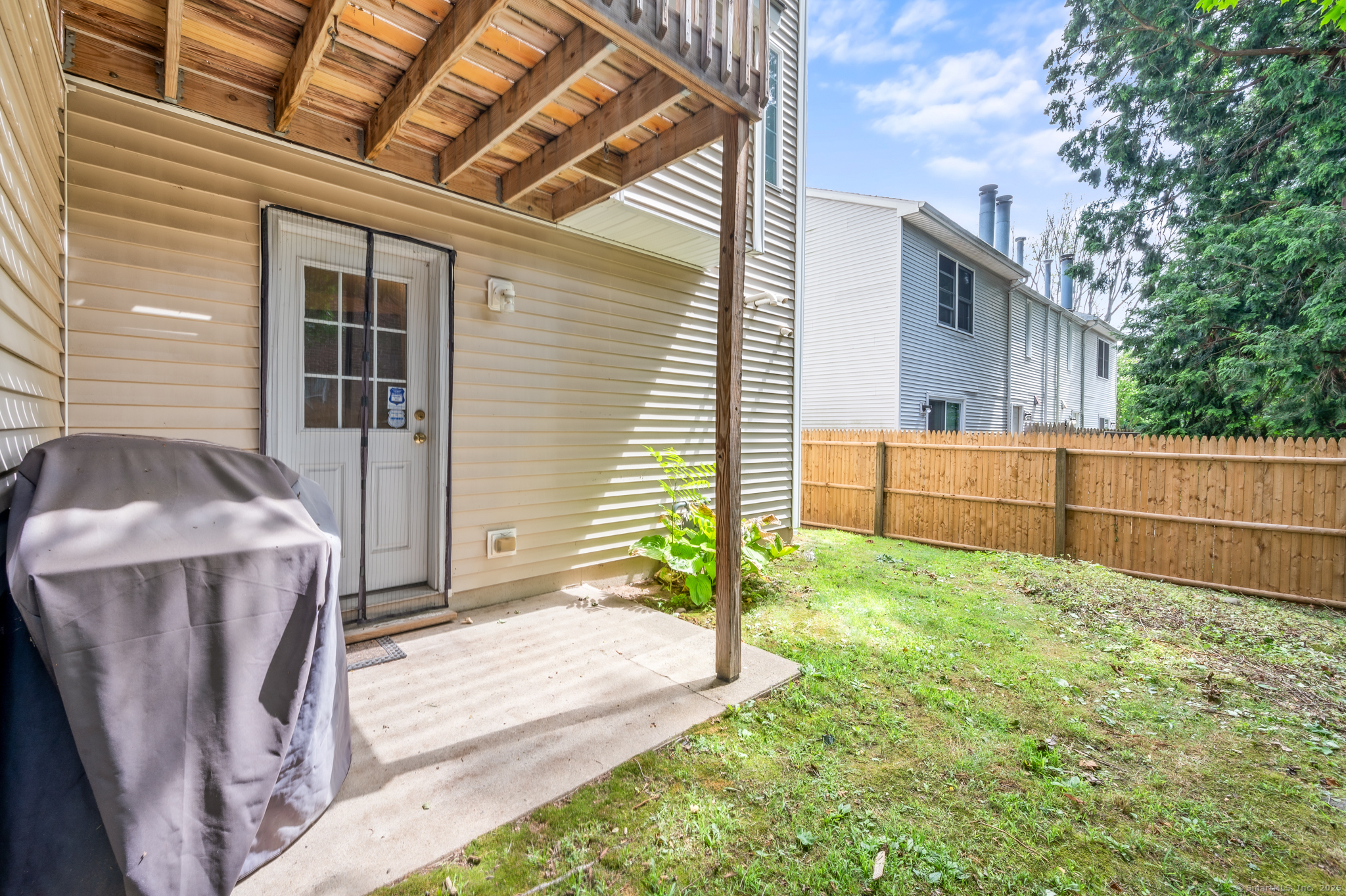 New Haven, Connecticut 06515, United States, 2 Bedrooms Bedrooms, ,2 BathroomsBathrooms,Residential,Coming Soon,173696