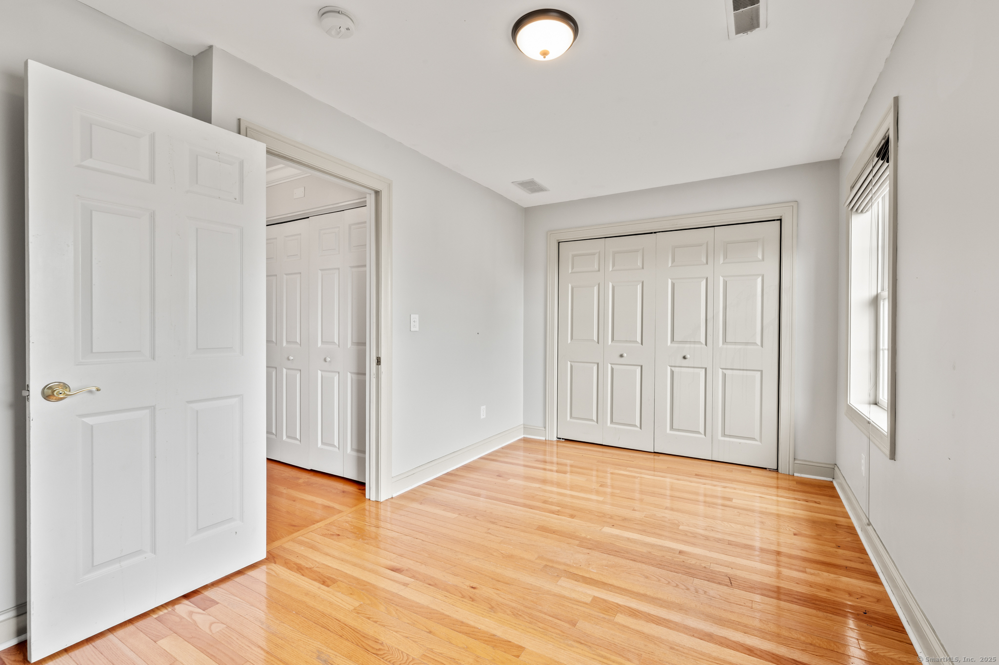 New Haven, Connecticut 06515, United States, 2 Bedrooms Bedrooms, ,2 BathroomsBathrooms,Residential,Coming Soon,173696