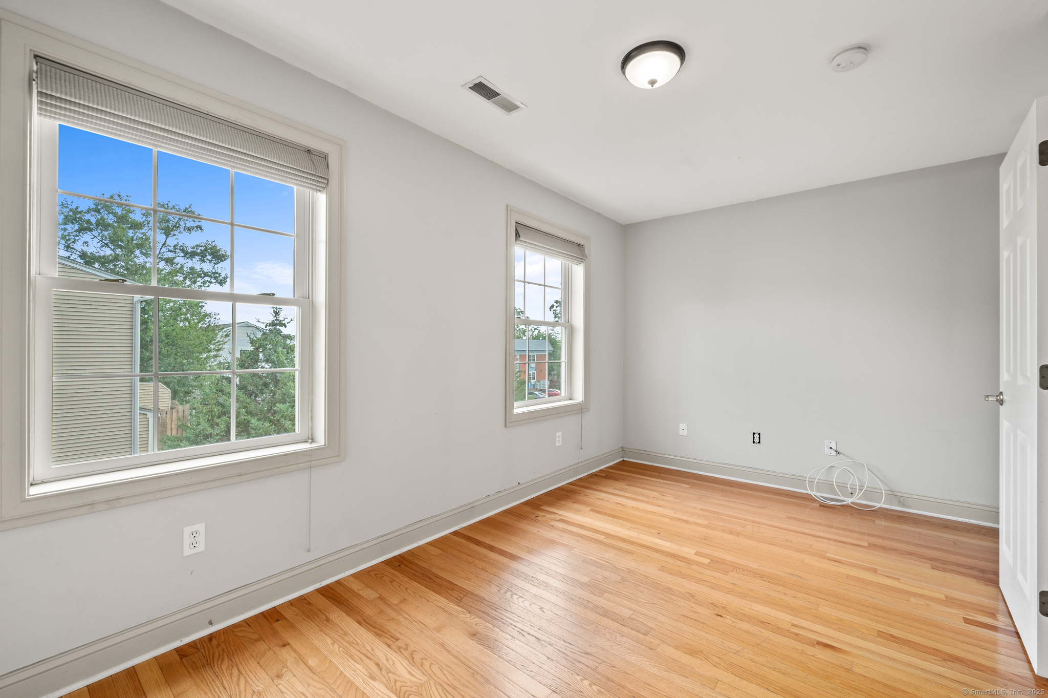 New Haven, Connecticut 06515, United States, 2 Bedrooms Bedrooms, ,2 BathroomsBathrooms,Residential,Coming Soon,173696