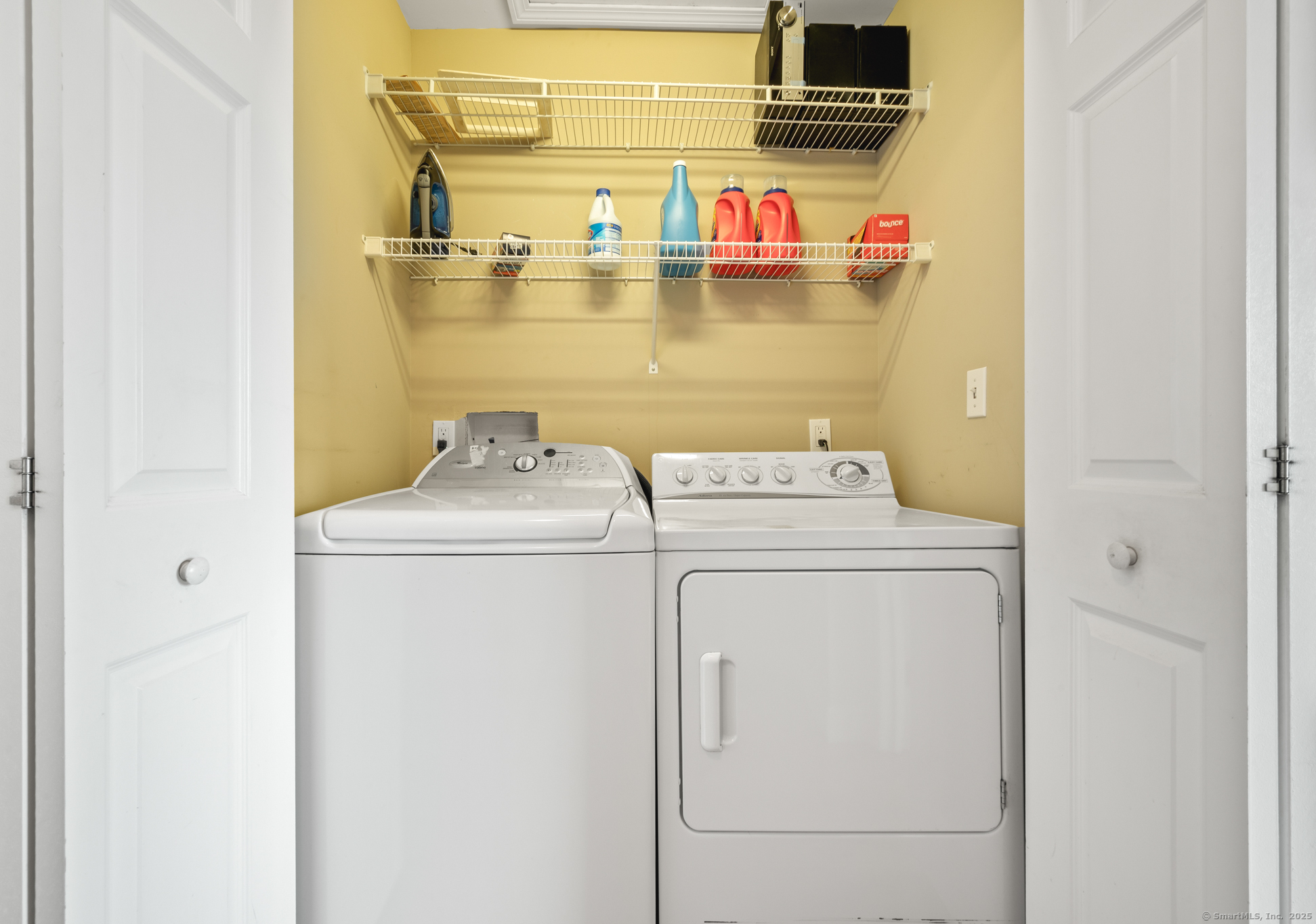 New Haven, Connecticut 06515, United States, 2 Bedrooms Bedrooms, ,2 BathroomsBathrooms,Residential,Coming Soon,173696