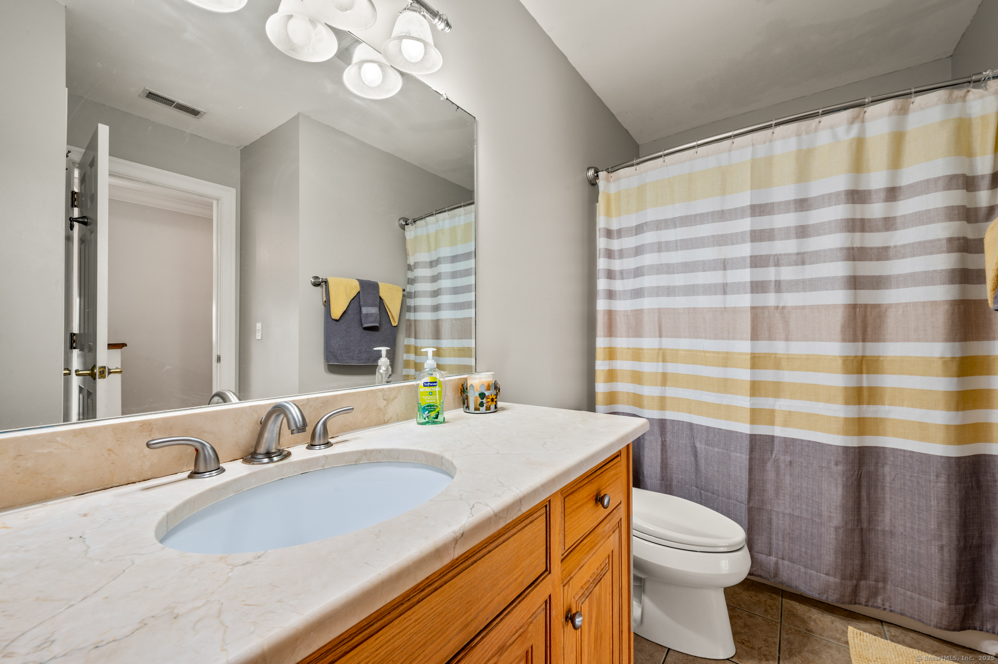 New Haven, Connecticut 06515, United States, 2 Bedrooms Bedrooms, ,2 BathroomsBathrooms,Residential,Coming Soon,173696