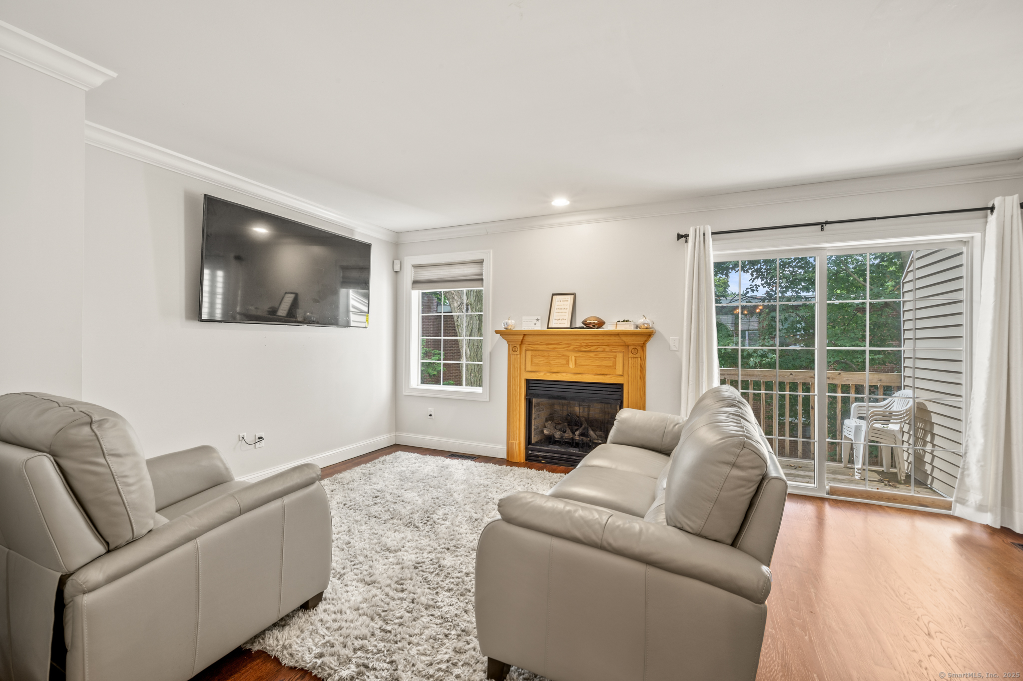 New Haven, Connecticut 06515, United States, 2 Bedrooms Bedrooms, ,2 BathroomsBathrooms,Residential,Coming Soon,173696