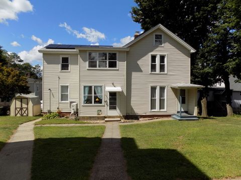 Photo of 36 Richmond Place, Bristol, CT 06010 (MLS # 24122241)