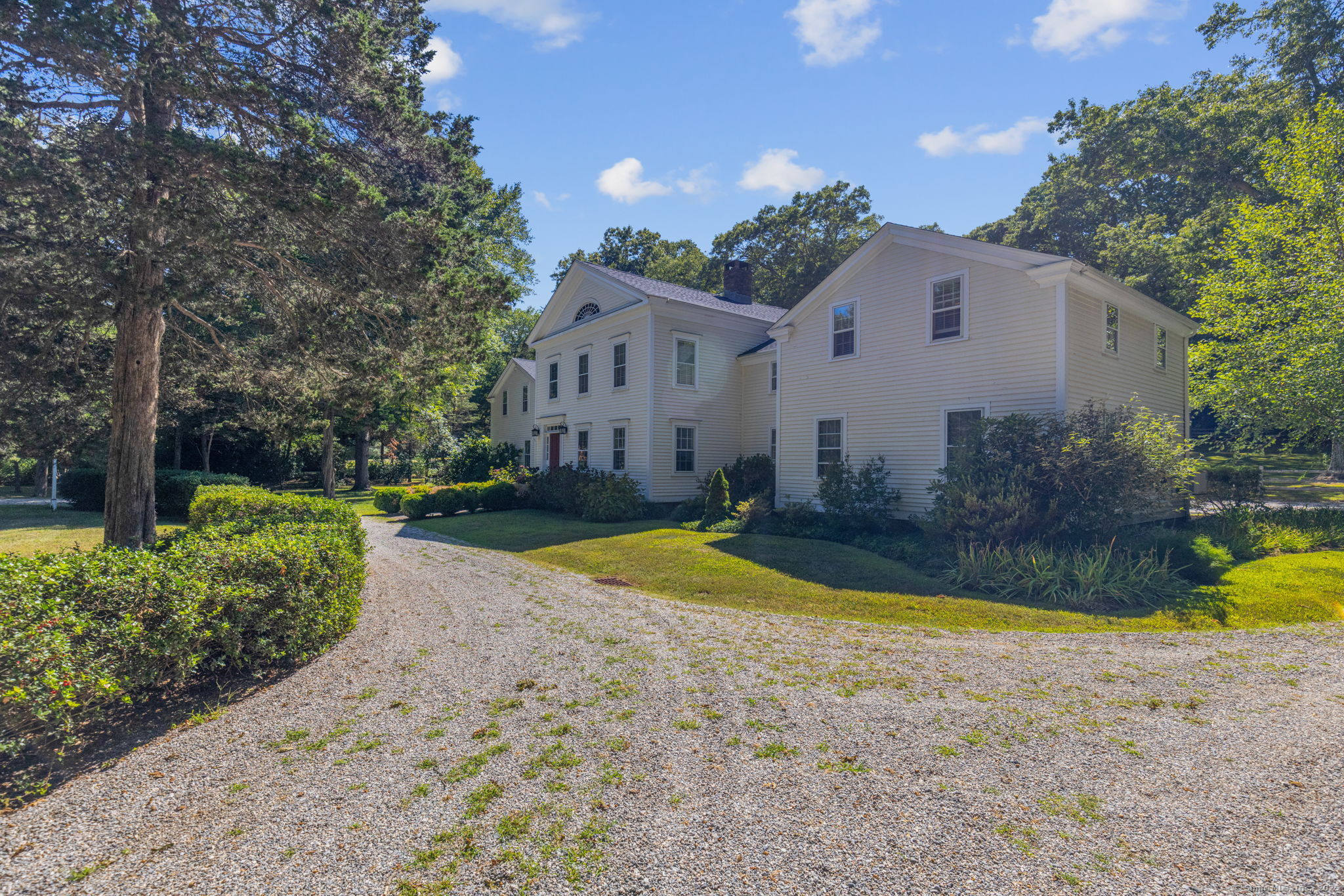 407 Grove Beach Road North