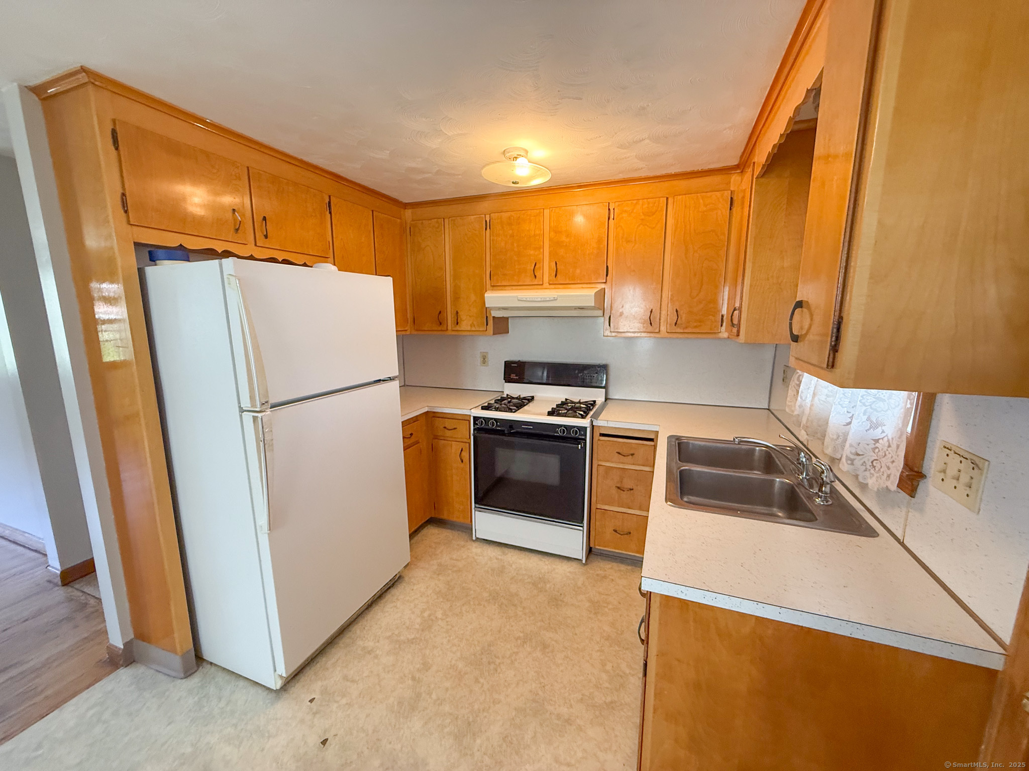 New Britain, Connecticut 06053, United States, 6 Bedrooms Bedrooms, ,3 BathroomsBathrooms,Residential,Active,159829