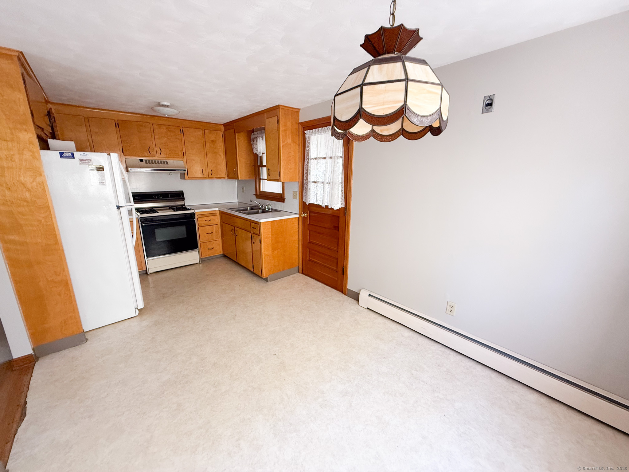 New Britain, Connecticut 06053, United States, 6 Bedrooms Bedrooms, ,3 BathroomsBathrooms,Residential,Active,159829