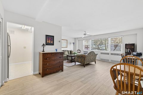 Tiny photo for 292 Pequot Avenue #E1, New London, CT 06320 (MLS # 24134120)