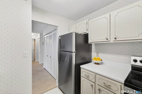 Tiny photo for 292 Pequot Avenue #E1, New London, CT 06320 (MLS # 24134120)