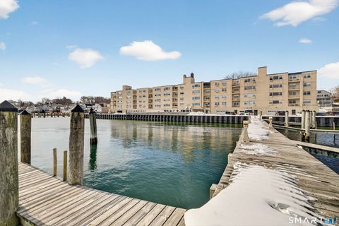 Tiny photo for 292 Pequot Avenue #E1, New London, CT 06320 (MLS # 24134120)