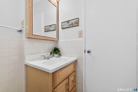 Tiny photo for 292 Pequot Avenue #E1, New London, CT 06320 (MLS # 24134120)