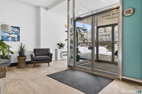 Tiny photo for 292 Pequot Avenue #E1, New London, CT 06320 (MLS # 24134120)