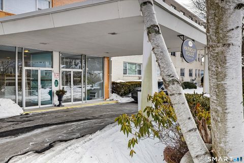 Tiny photo for 292 Pequot Avenue #E1, New London, CT 06320 (MLS # 24134120)