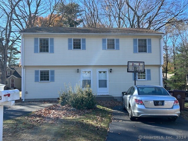 4143 Case Street 41, Farmington, Connecticut - 2 Bedrooms  
2 Bathrooms  
5 Rooms - 