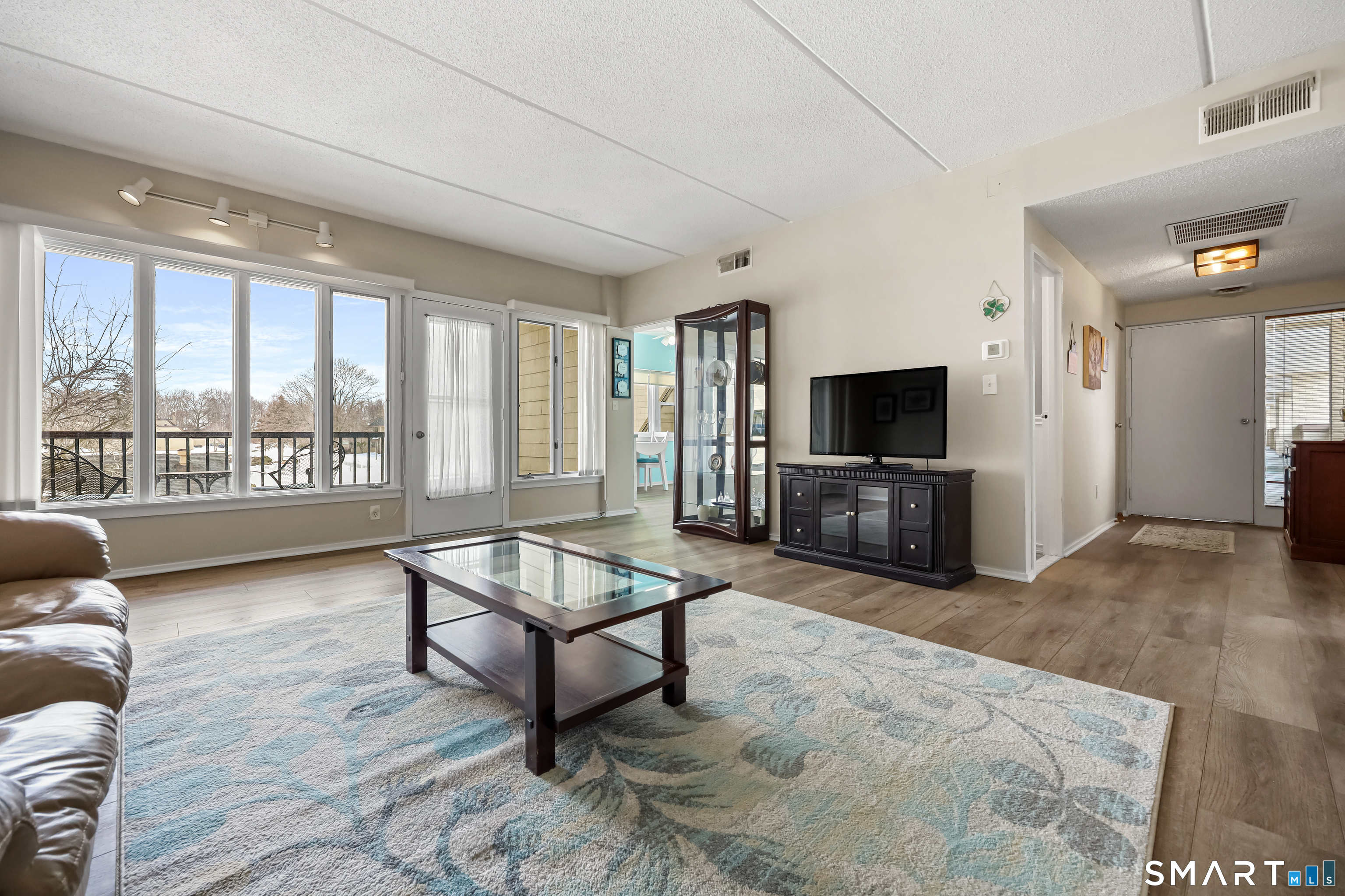 85 Viscount Drive B21