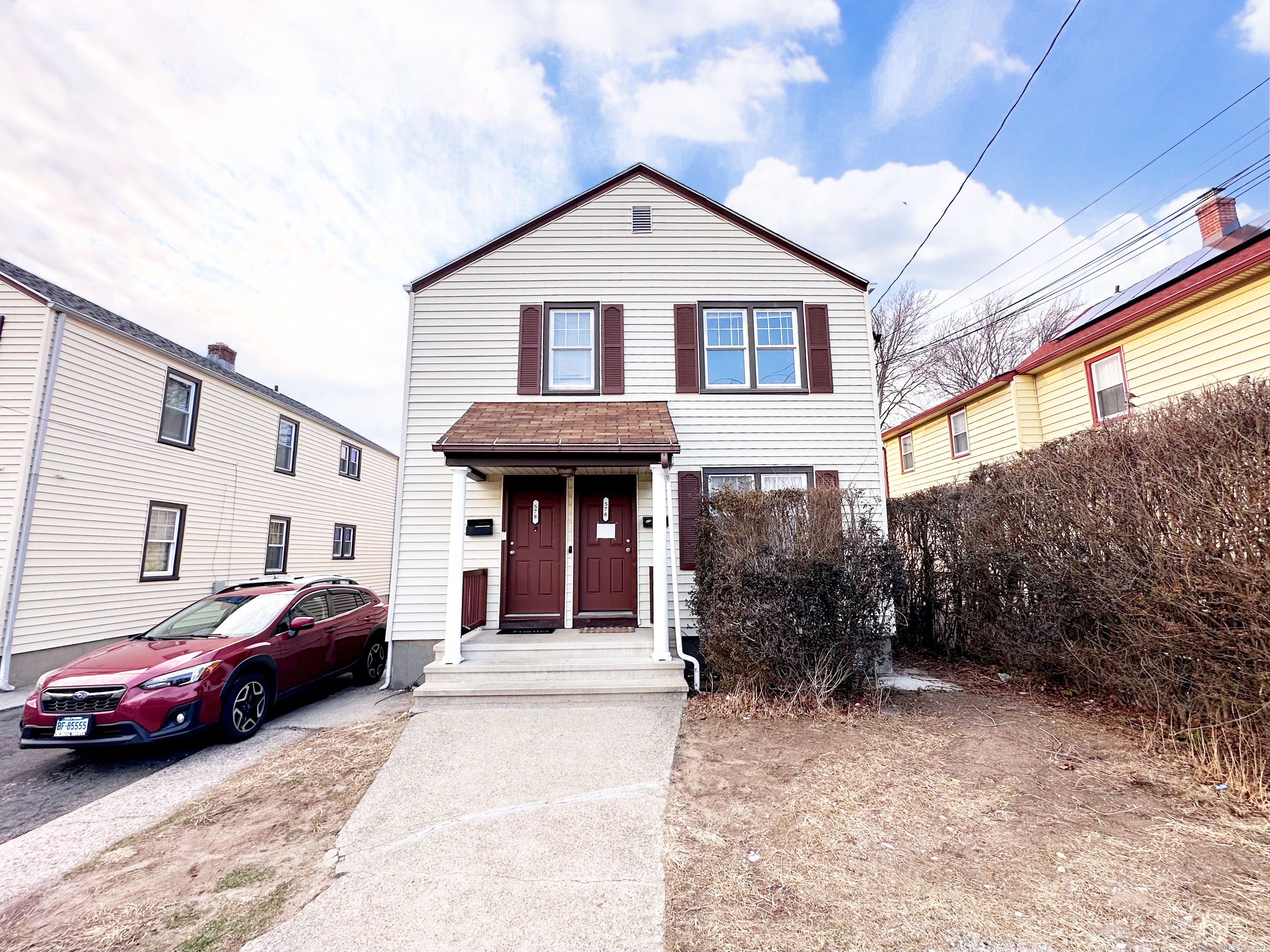 Rental Property at Garfield Avenue, Bridgeport, Connecticut - Bedrooms: 2 
Bathrooms: 1 
Rooms: 5  - $2,400 MO.