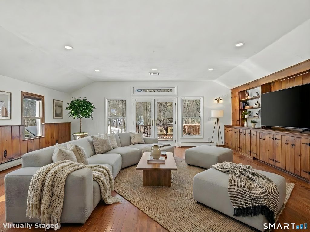 Photo of 37 Glen Avenue, Norwalk, CT 06850 (MLS # 24152824)