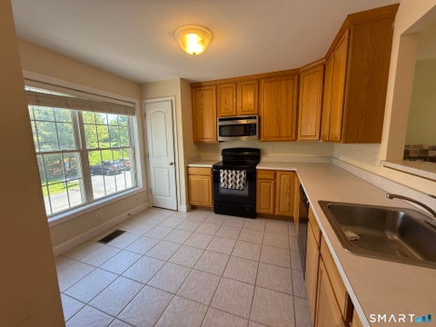 Tiny photo for 15 Freedom Way #32, East Lyme, CT 06357 (MLS # 24176869)