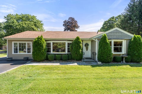 Photo of 17 Winnipauk Drive, Norwalk, CT 06851 (MLS # 24195854)