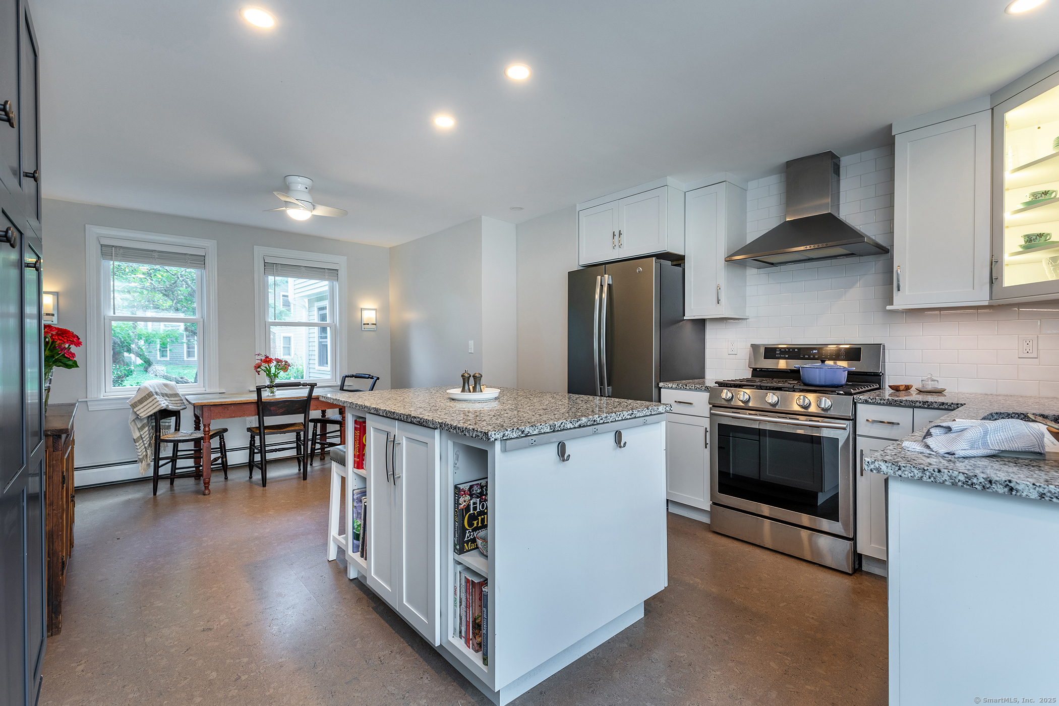 87 Canaan Road APT 2G