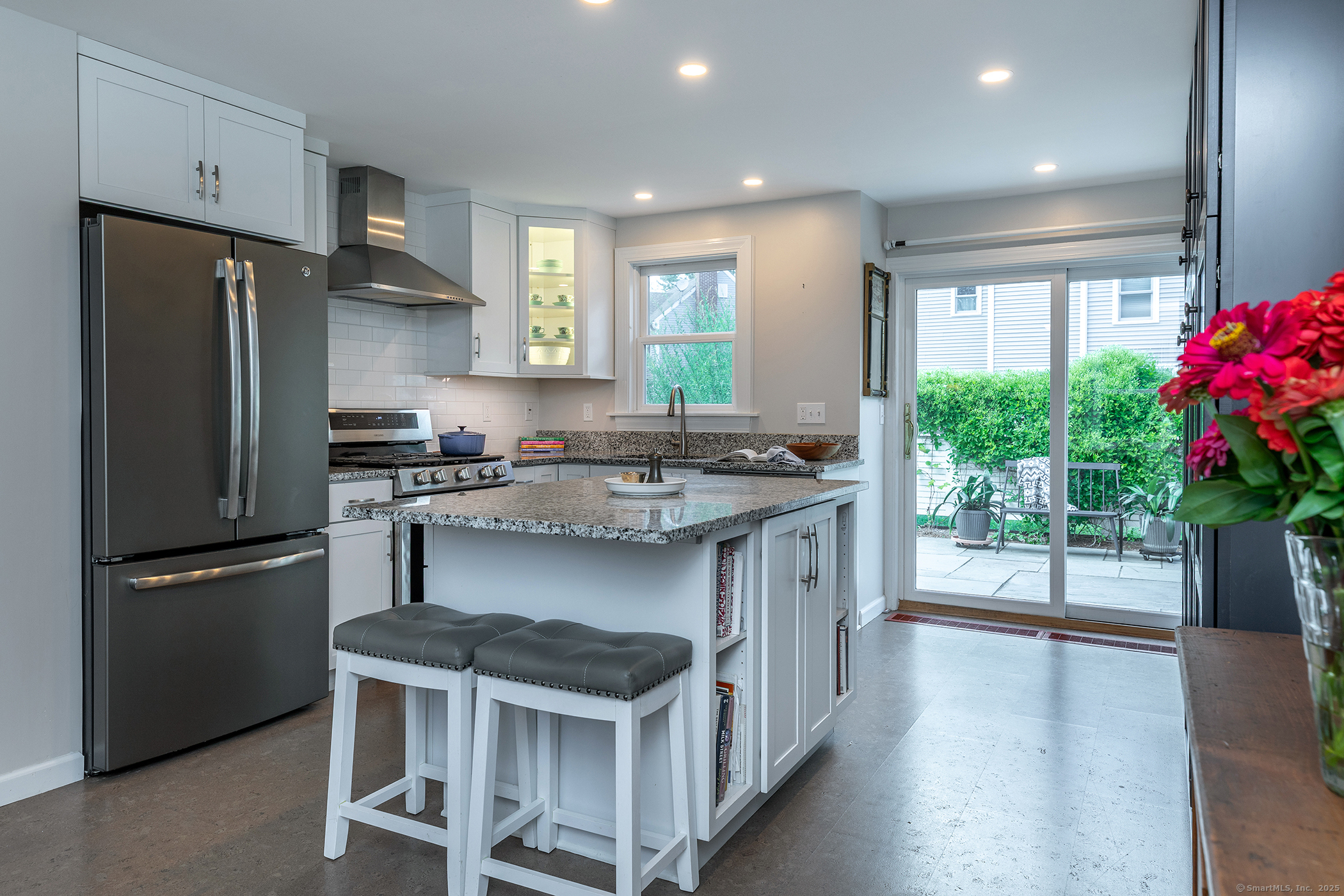 87 Canaan Road APT 2G