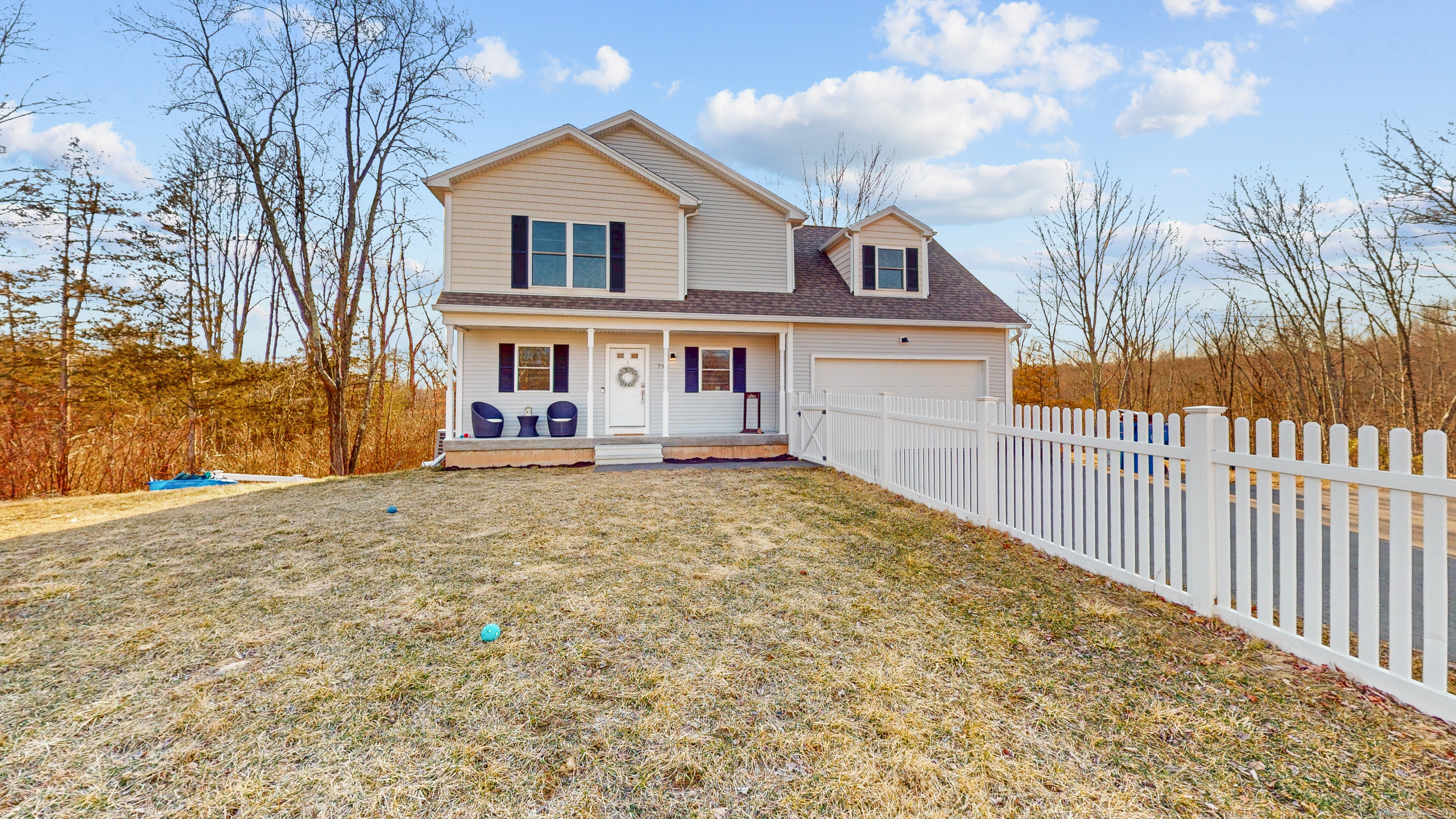 Mill Street, Berlin, Connecticut - 3 Bedrooms  
3 Bathrooms  
7 Rooms - 