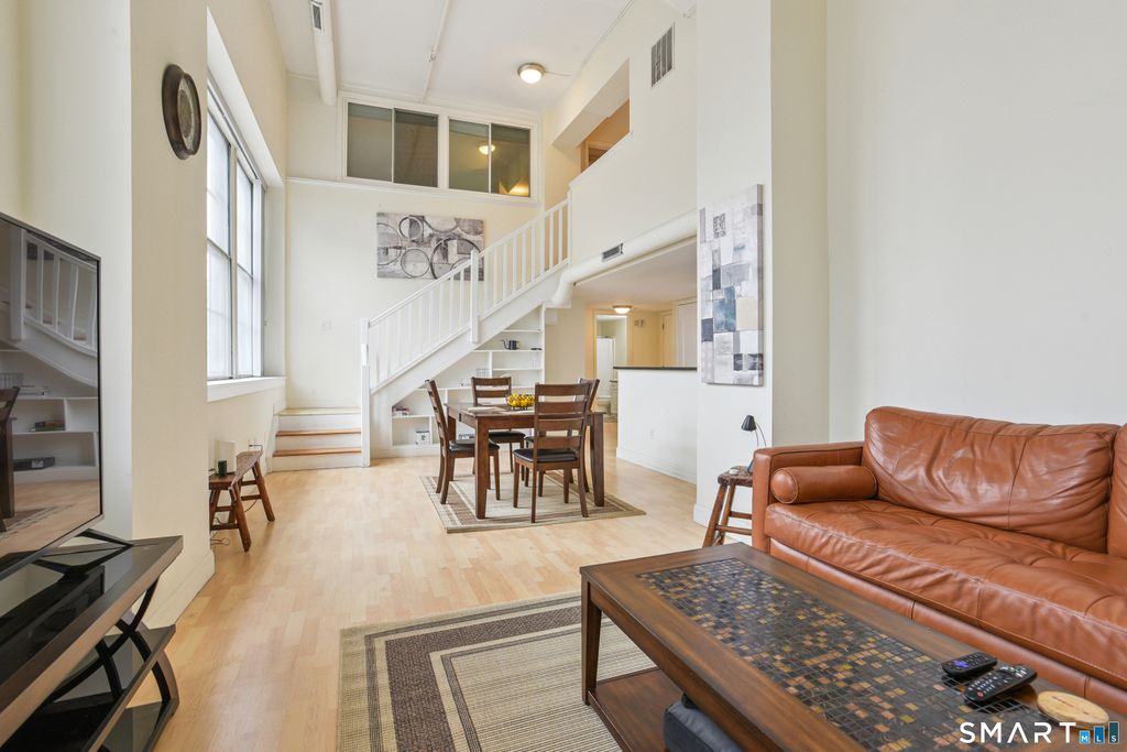 Photo of 124 Court Street #5, New Haven, CT 06511 (MLS # 24164146)