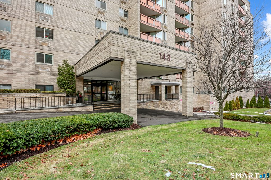 Photo of 143 Hoyt Street #APT 5K, Stamford, CT 06905 (MLS # 24148864)