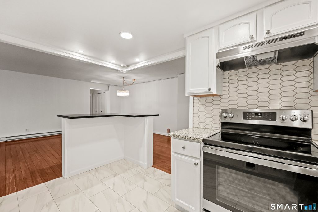 Photo of 143 Hoyt Street #APT 5K, Stamford, CT 06905 (MLS # 24148864)