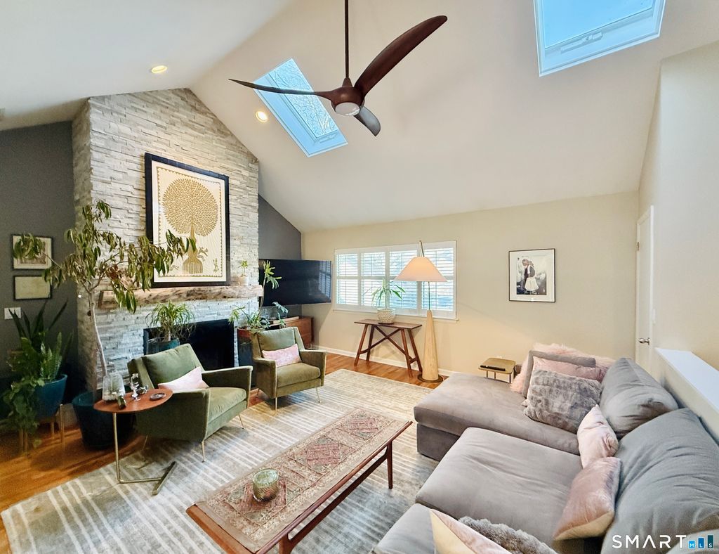 Photo of 2289 Bedford Street #H13, Stamford, CT 06905 (MLS # 24144412)