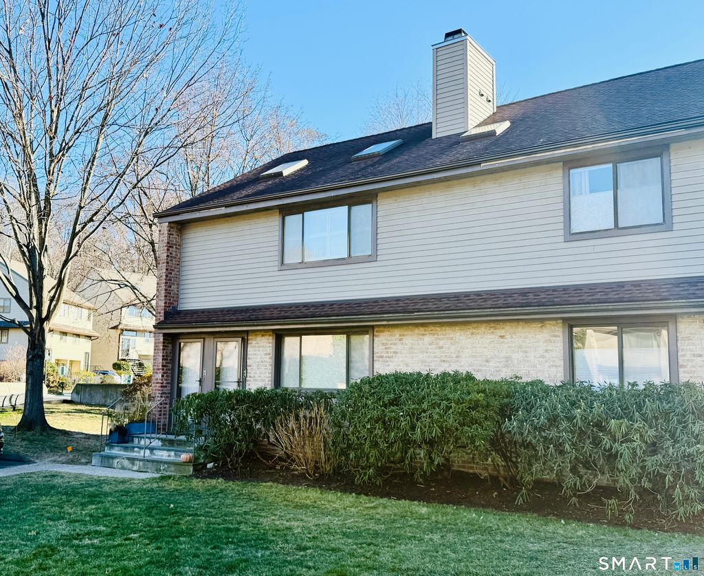 Photo of 2289 Bedford Street #H13, Stamford, CT 06905 (MLS # 24144412)