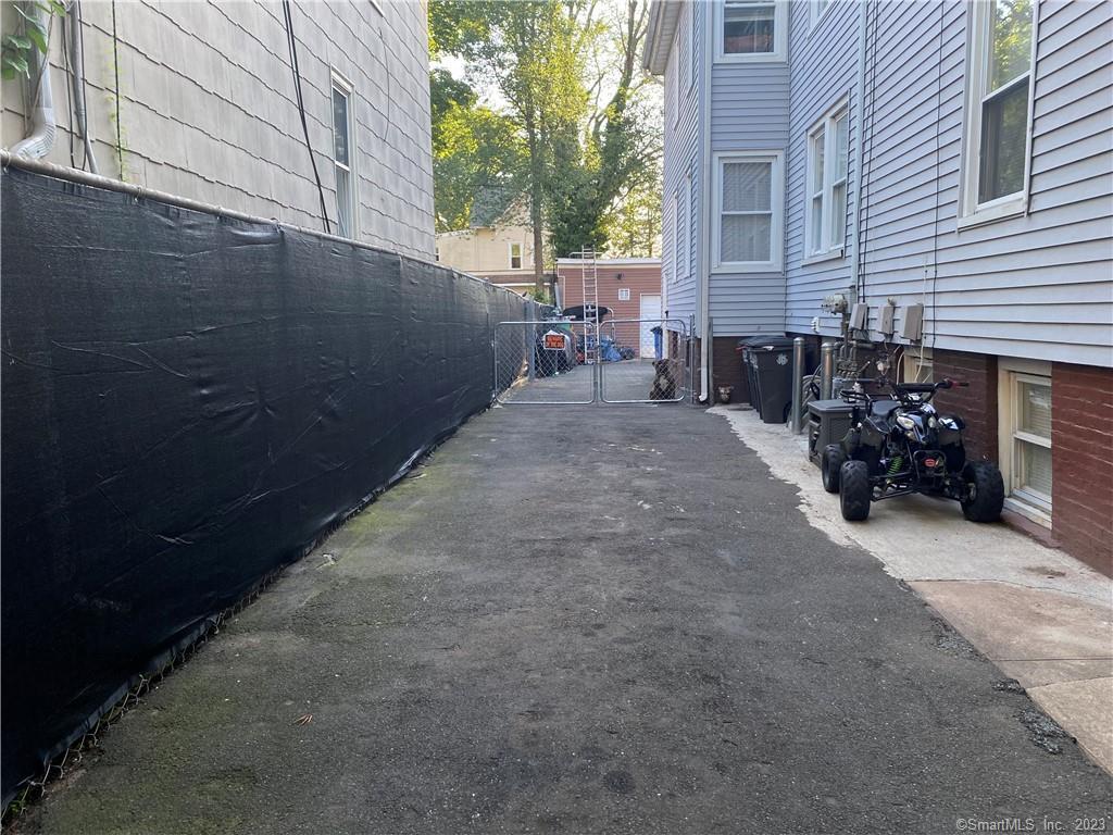 422 Blatchley Avenue