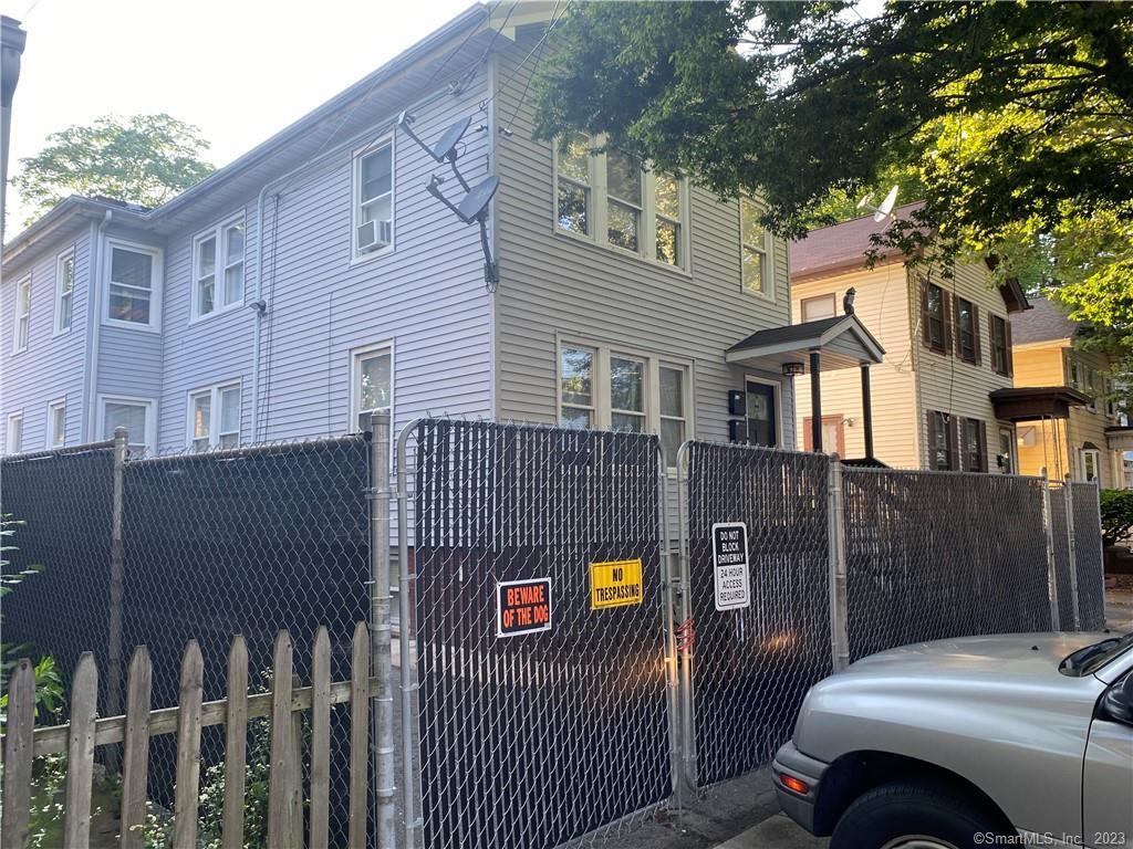 422 Blatchley Avenue