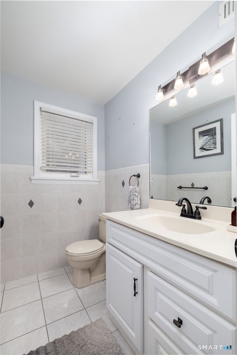 Tiny photo for 410 Farmington Avenue #APT O6, New Britain, CT 06053 (MLS # 24145223)