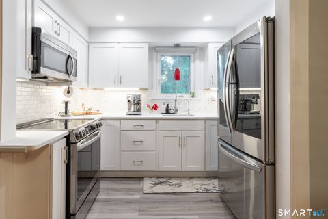 Tiny photo for 410 Farmington Avenue #APT O6, New Britain, CT 06053 (MLS # 24145223)