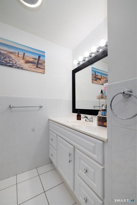 Tiny photo for 410 Farmington Avenue #APT O6, New Britain, CT 06053 (MLS # 24145223)