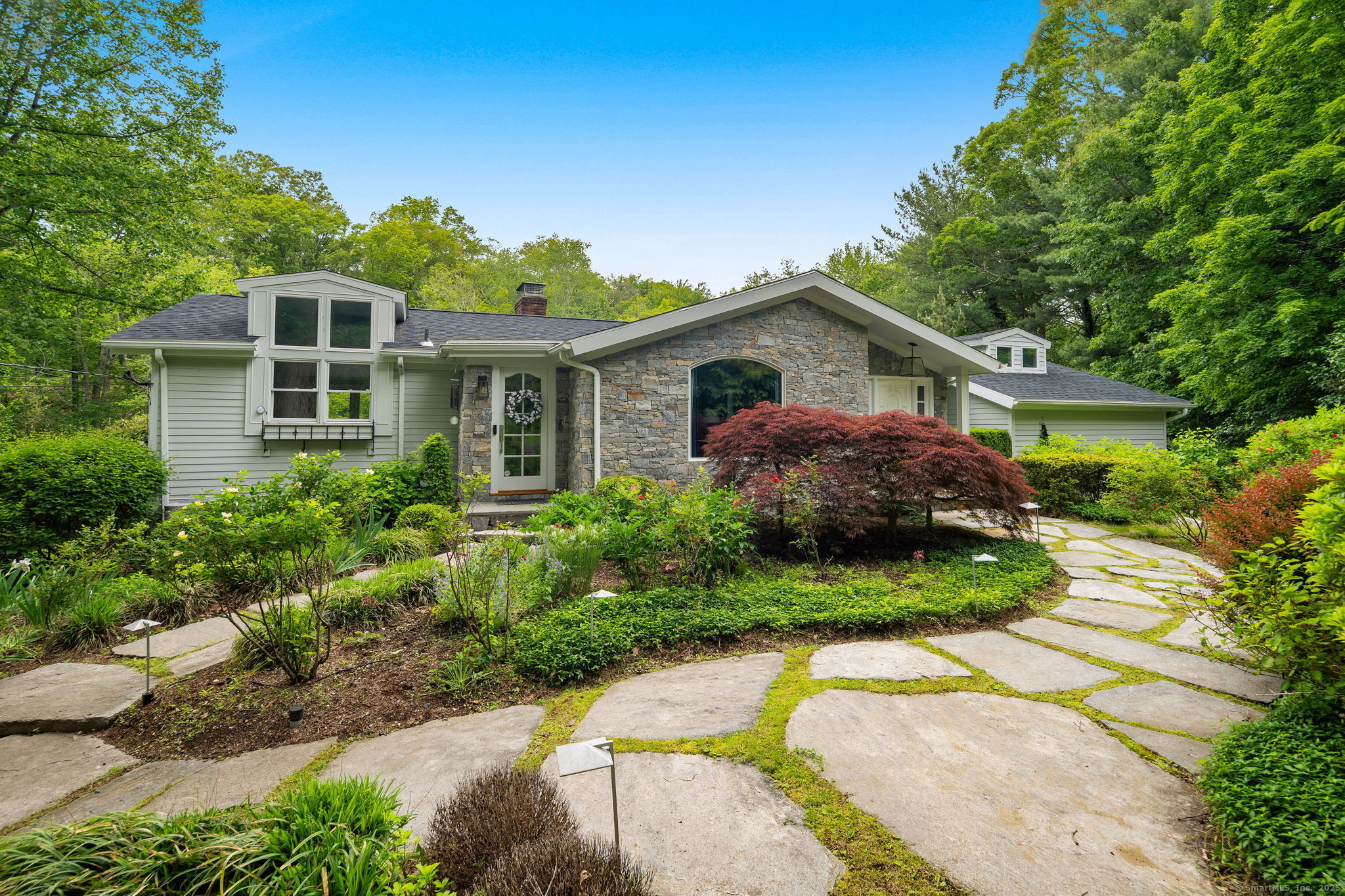 Property for Sale at Parish Road, New Canaan, Connecticut - Bedrooms: 4 
Bathrooms: 3 
Rooms: 14  - $2,295,000