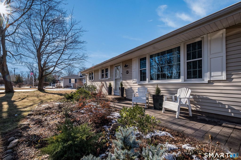 Photo of 99 Maple Avenue, Old Saybrook, CT 06475 (MLS # 24148617)