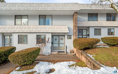 Photo of 3 Bayberry Court #3, Cromwell, CT 06416 (MLS # 24147003)