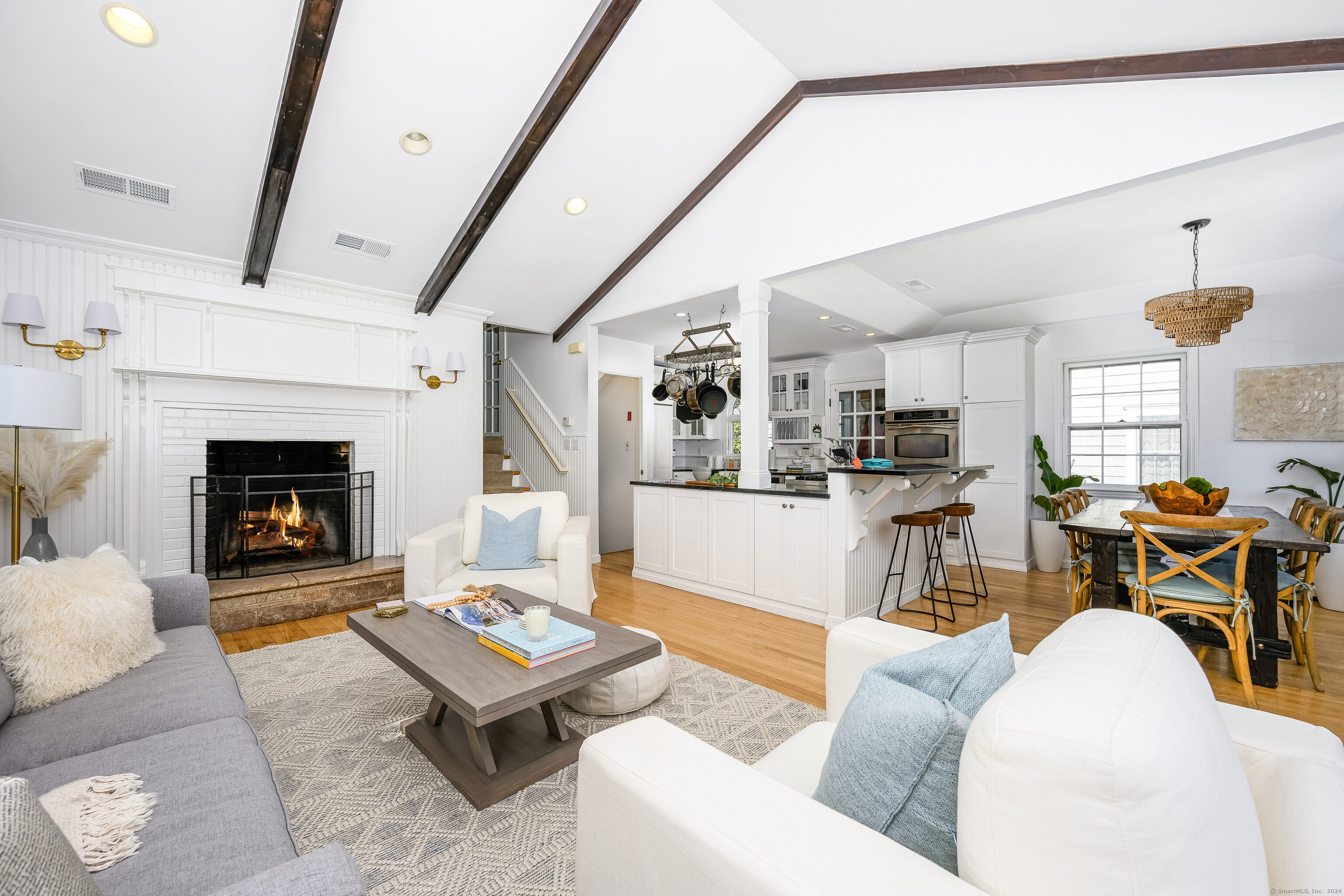 Property for Sale at 31 Dickinson Road, Darien, Connecticut - Bedrooms: 4 
Bathrooms: 2 
Rooms: 8  - $1,295,000