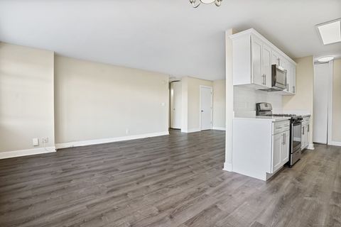 Tiny photo for 2625 Park Avenue #6M, Bridgeport, CT 06604 (MLS # 24143410)