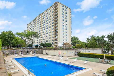 Tiny photo for 2625 Park Avenue #6M, Bridgeport, CT 06604 (MLS # 24143410)