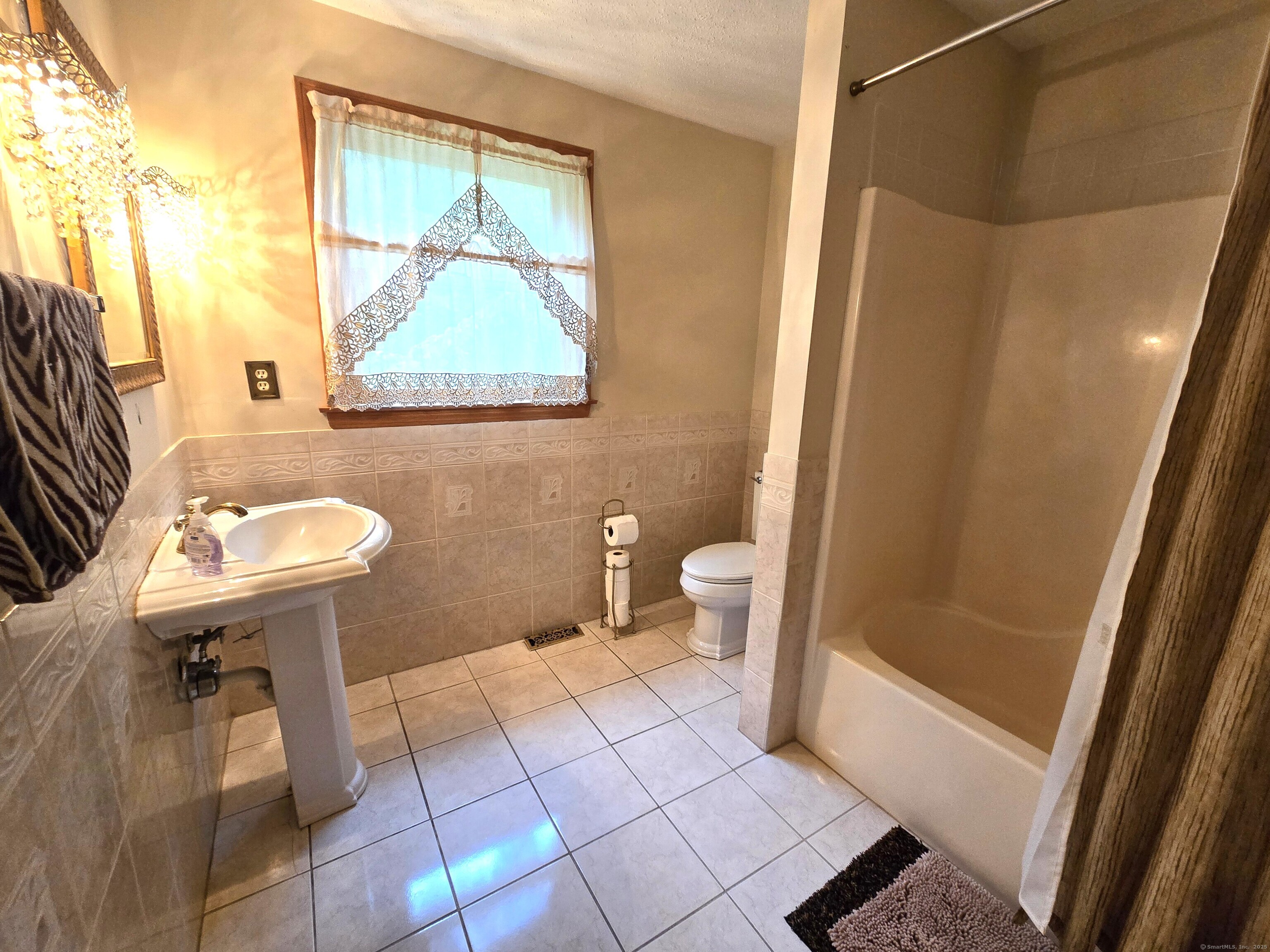 16 Landing Circle, Windsor, Connecticut image 20