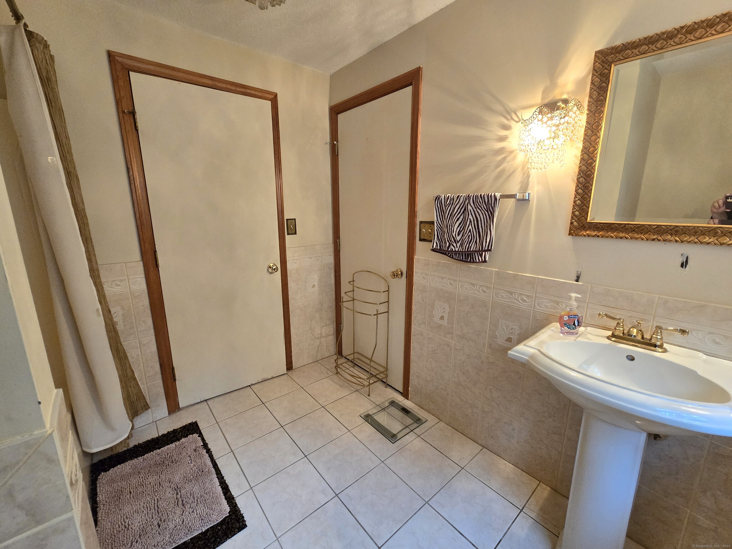 16 Landing Circle, Windsor, Connecticut image 23