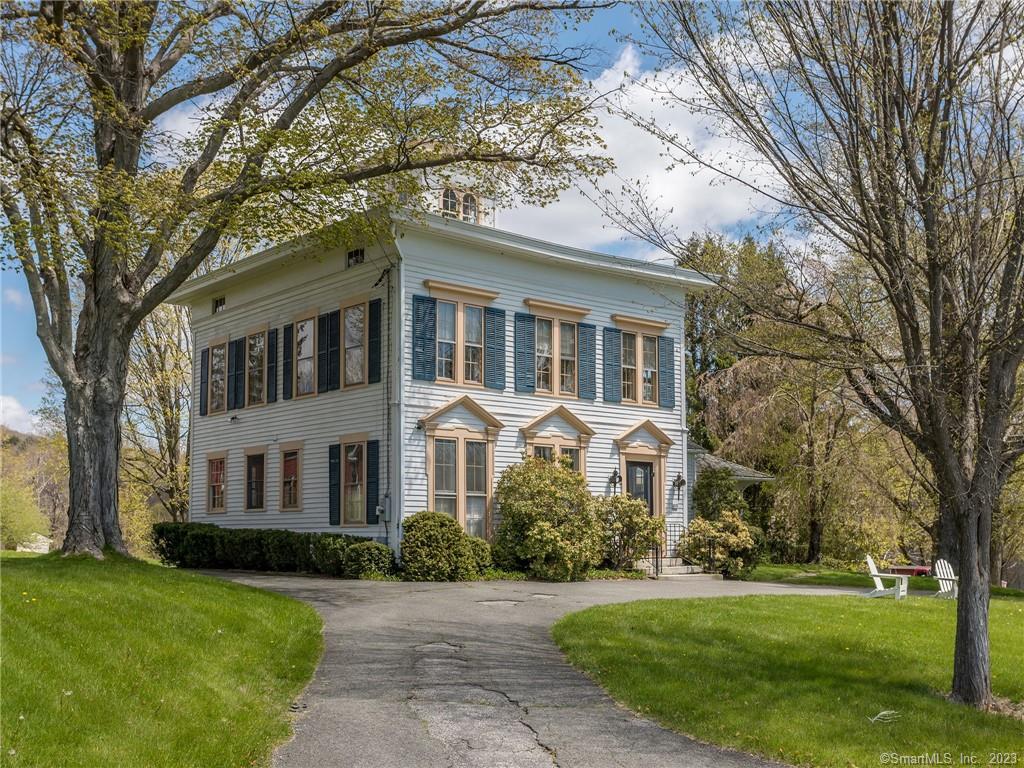 Rental Property at 15 Hopkins Road, Warren, Connecticut - Bedrooms: 4 
Bathrooms: 4 
Rooms: 8  - $6,950 MO.