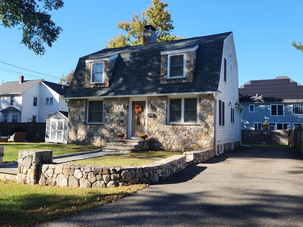 Photo of 27 Bradley Street, Fairfield, CT 06824 (MLS # 24132838)