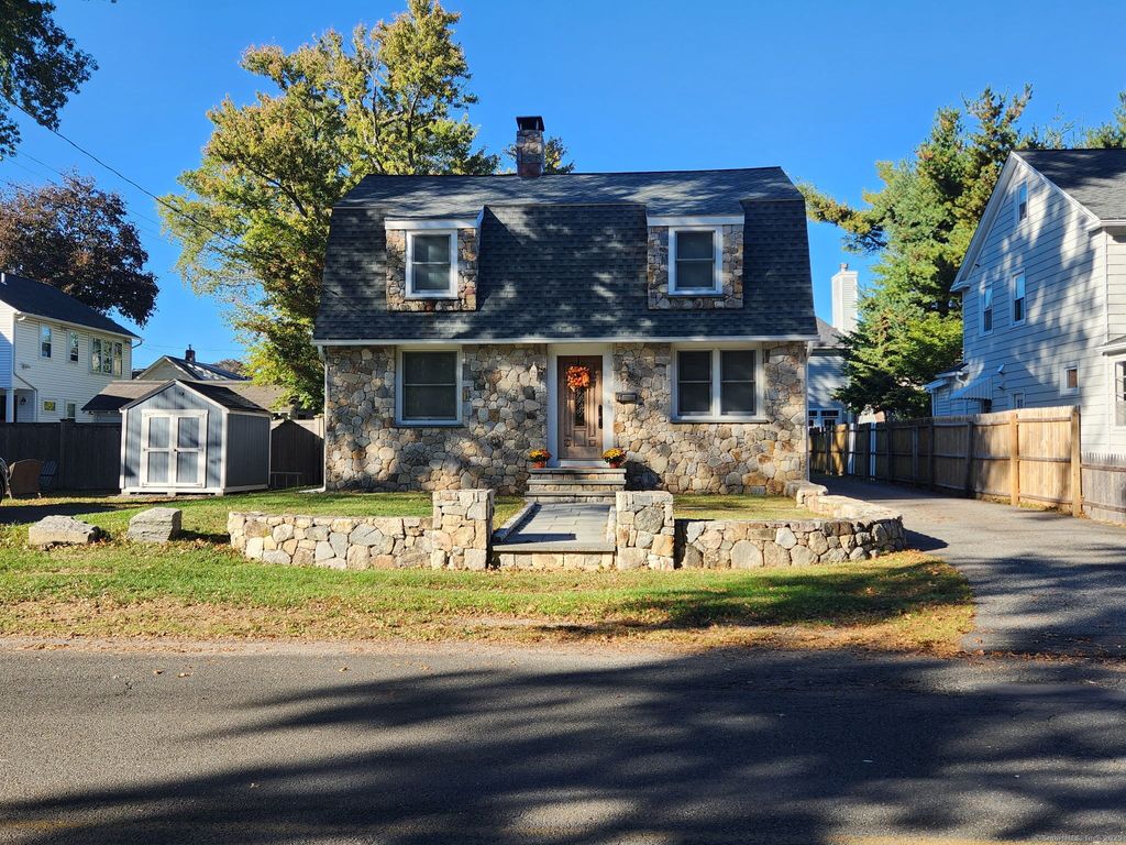 Photo of 27 Bradley Street, Fairfield, CT 06824 (MLS # 24132838)