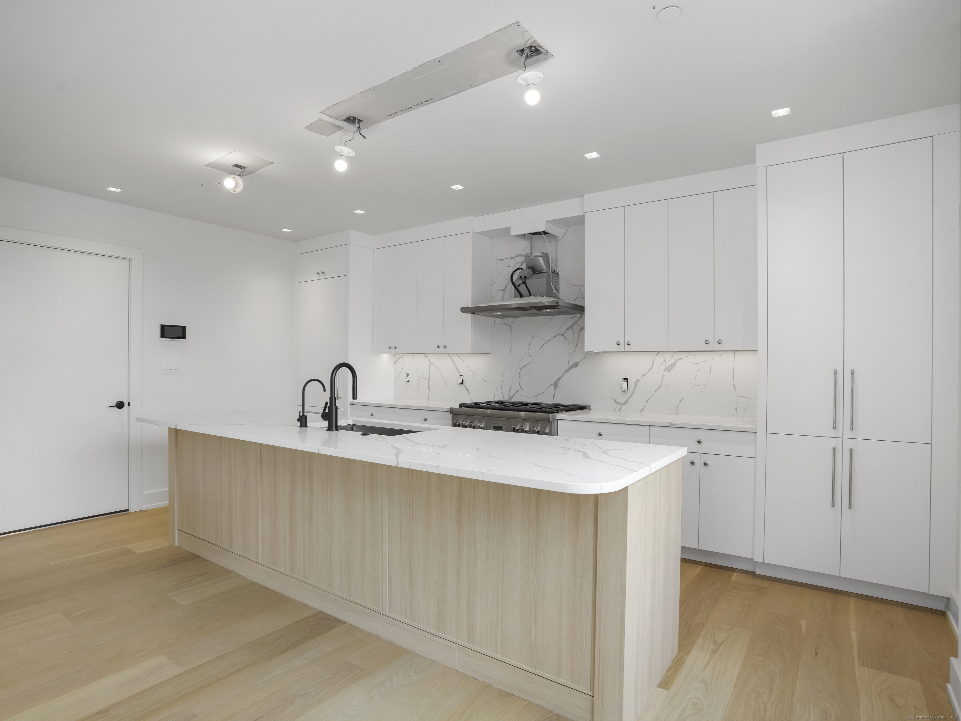 Rental Property at Sherman Street 1, Fairfield, Connecticut - Bedrooms: 2 
Bathrooms: 2 
Rooms: 6  - $7,500 MO.