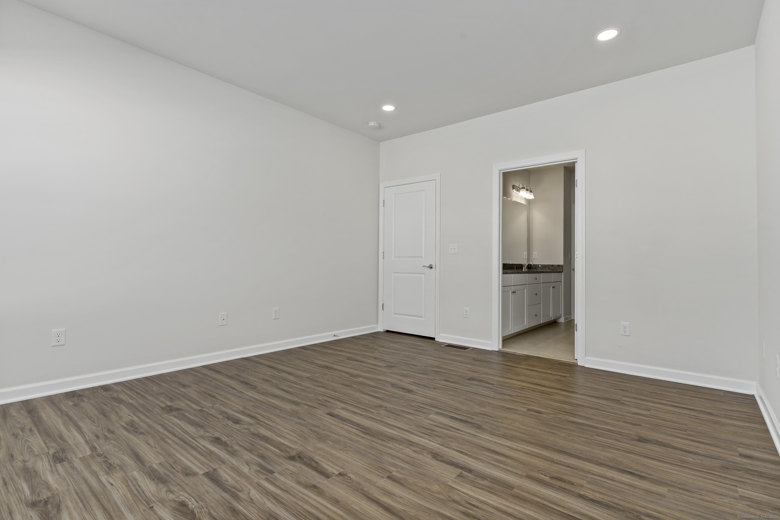 922 Tillinghast Drive #922, Oxford, Connecticut image 5
