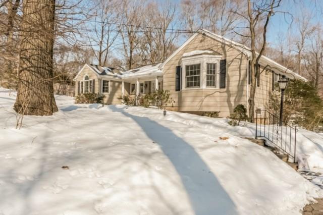 Photo 1 of 3 Stony Brook Road, Darien, Connecticut, $1,500,000, Web #: 99093598