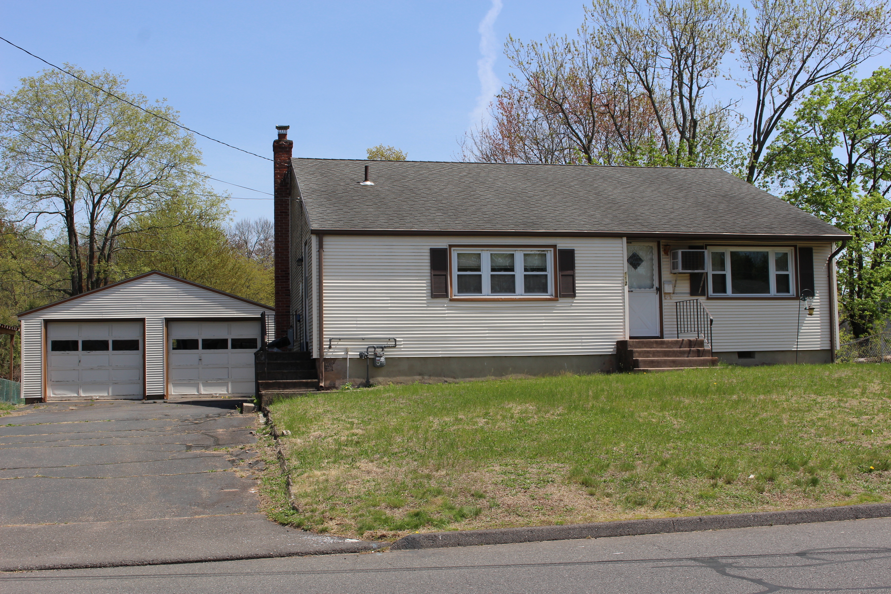112 Henderson Drive, East Hartford, Connecticut image 1